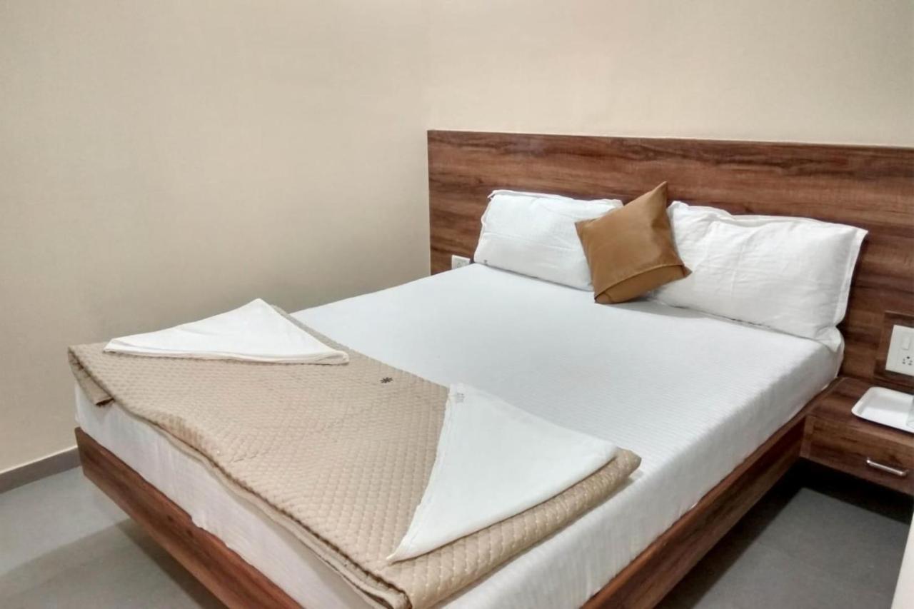 Terminus Square Otel Kurla Dış mekan fotoğraf