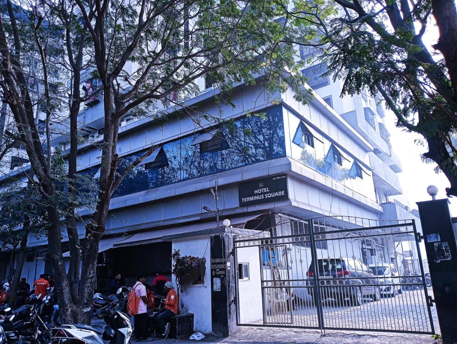 Terminus Square Otel Kurla Dış mekan fotoğraf