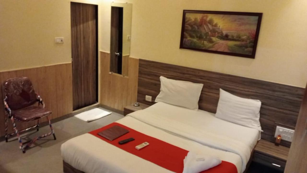 Terminus Square Otel Kurla Dış mekan fotoğraf