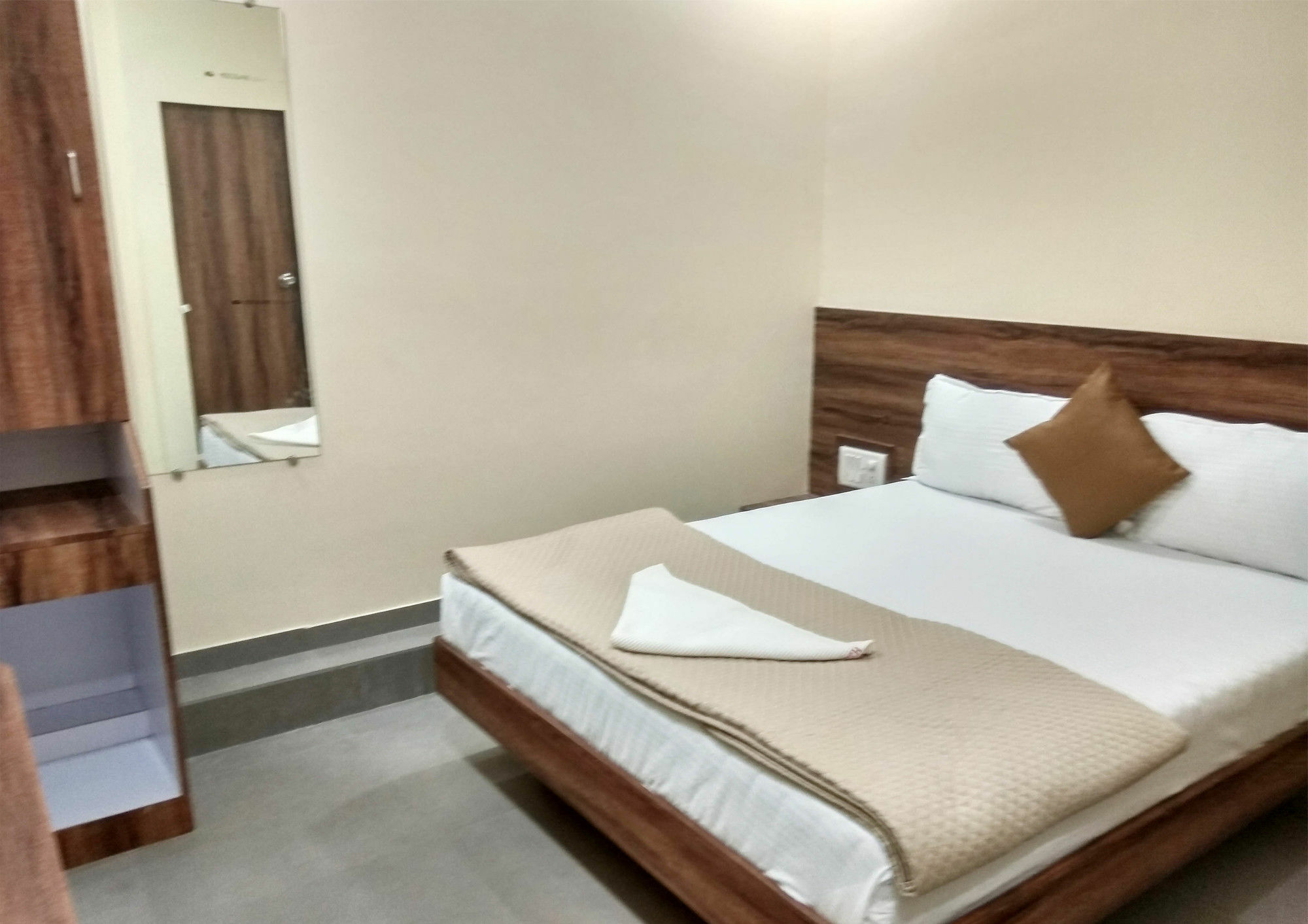 Terminus Square Otel Kurla Dış mekan fotoğraf