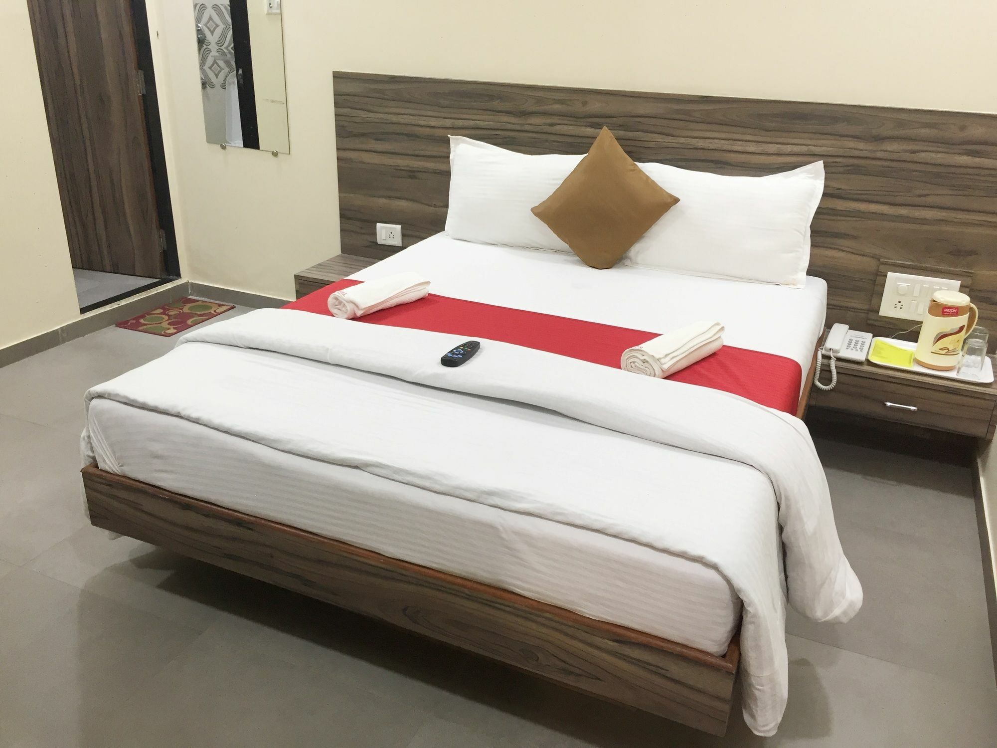 Terminus Square Otel Kurla Dış mekan fotoğraf