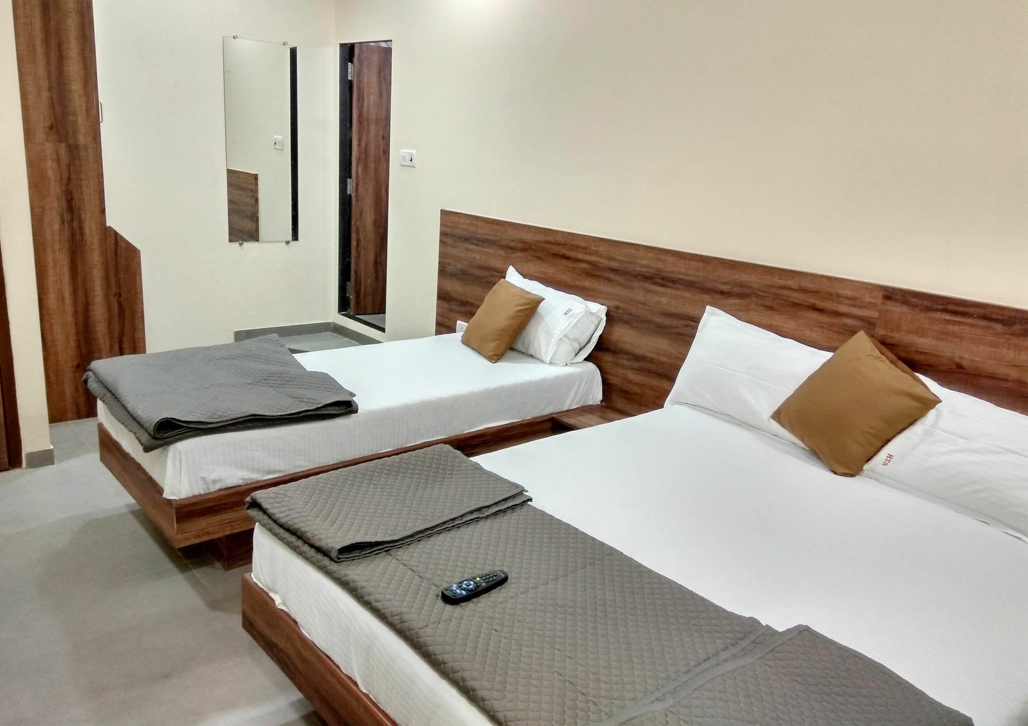 Terminus Square Otel Kurla Dış mekan fotoğraf