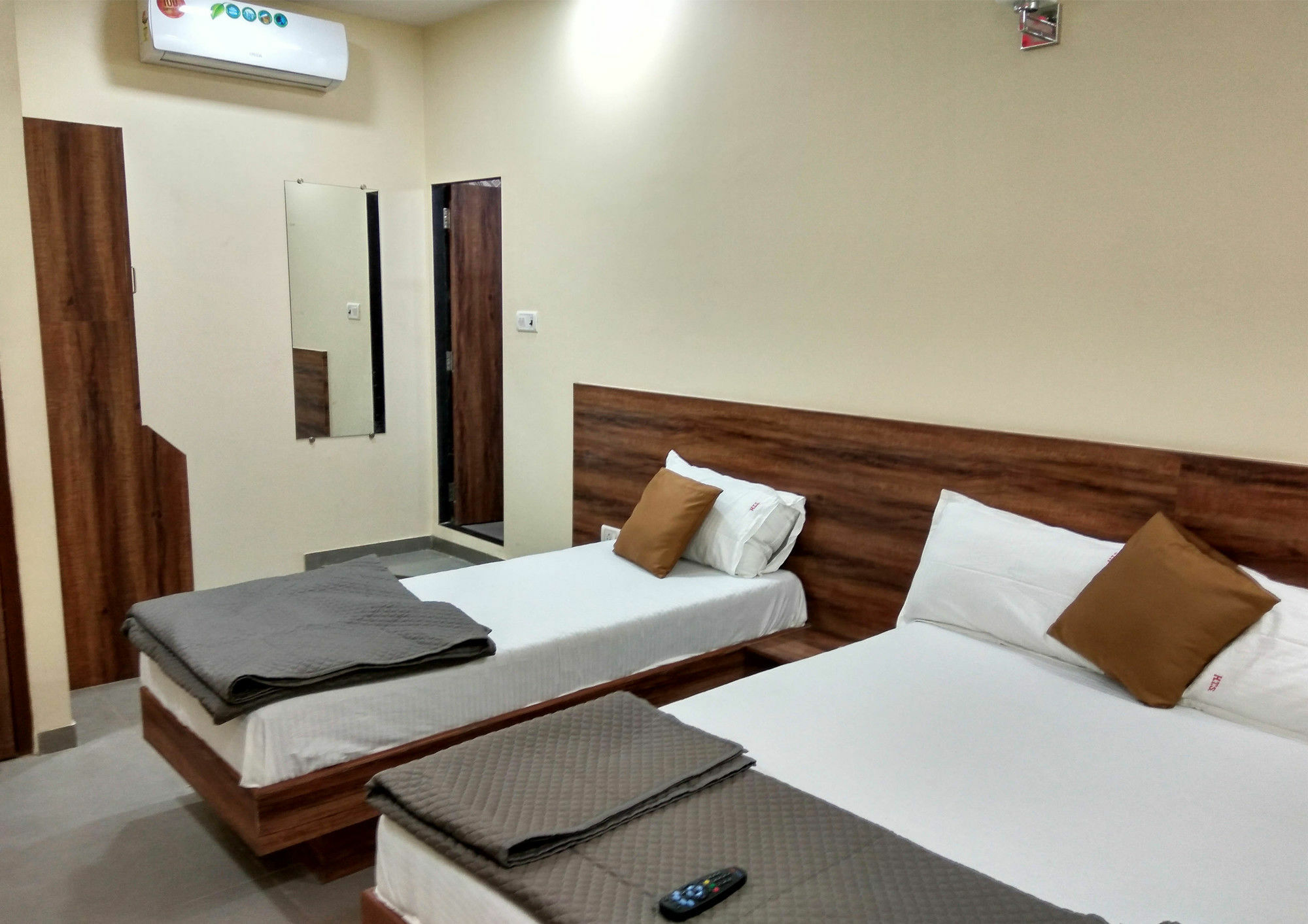 Terminus Square Otel Kurla Dış mekan fotoğraf