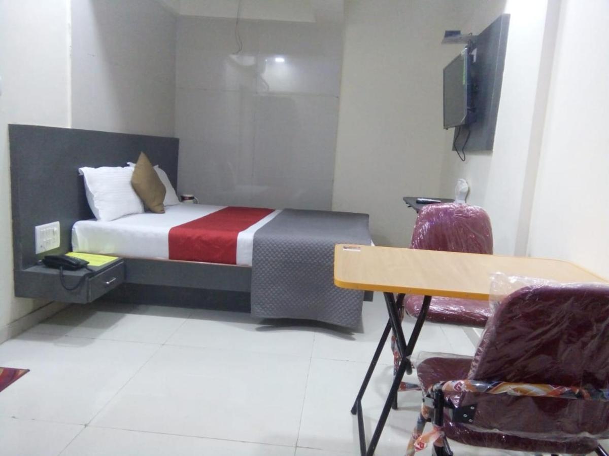 Terminus Square Otel Kurla Dış mekan fotoğraf